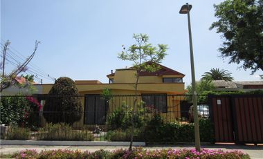 Luminosa Casa Cerca Metro Hernando de Magallanes