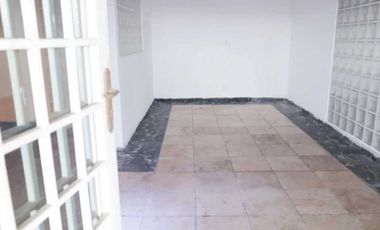 Gran Oportunidad de Negocio! Se Vende Amplia casa con Salón de Belleza