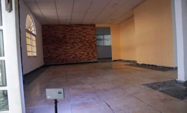 Gran Oportunidad de Negocio! Se Vende Amplia casa con Salón de Belleza
