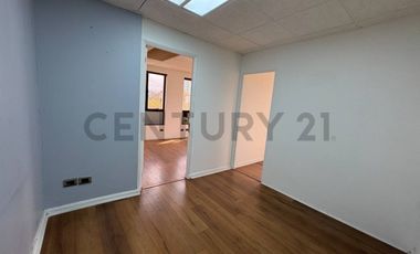 Arriendo iiluminada oficina en Libertad