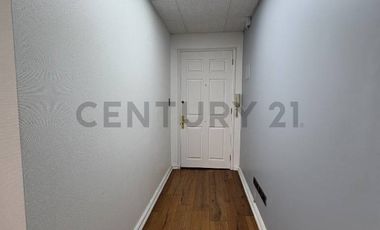 Arriendo iiluminada oficina en Libertad
