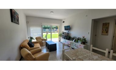 Departamento 3 Ambientes con Jardín, Pileta sobre perímetro cerrado