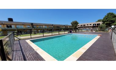Departamento 3 Ambientes con Jardín, Pileta sobre perímetro cerrado