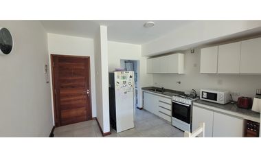 Departamento 3 Ambientes con Jardín, Pileta sobre perímetro cerrado