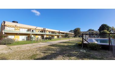 Departamento 3 Ambientes con Jardín, Pileta sobre perímetro cerrado
