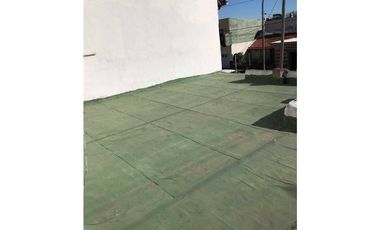 VENTA DE LOCAL APTO MULTIPLES USOS SOBRE ESQUINA MAS VIVIENDA EN PLANTA ALTA
