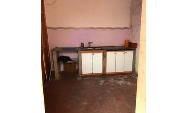 VENTA DE LOCAL APTO MULTIPLES USOS SOBRE ESQUINA MAS VIVIENDA EN PLANTA ALTA
