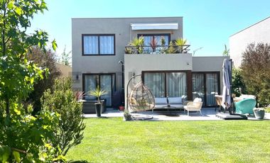 VENTA DE HERMOSA CASA EN SANTA ELENA CHICUREO NORTE