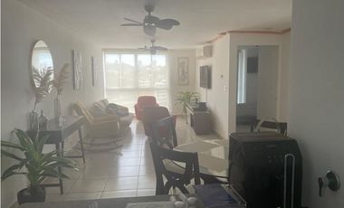 Se alquila ph Newtown-Fernández de Cordoba. (SG)