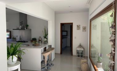 Importante casa en Nuevo Quilmes lote central, excelente calidad constructiva