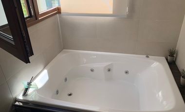 Importante casa en Nuevo Quilmes lote central, excelente calidad constructiva