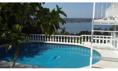 CASA EN VENTA CON VISTA AL LAGO 