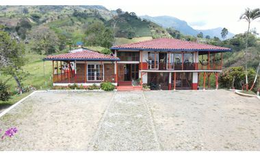 VENTA DE FINCA EN CALARC, QUINDO, COLOMBIA