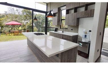 Venta de casa campestre independiente en El Retiro