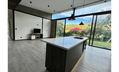Venta de casa campestre independiente en El Retiro