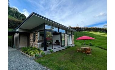 Venta de casa campestre independiente en El Retiro