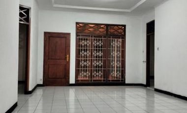 Rumah Asri Klasik Terawat Di Antapani Bandung Timur