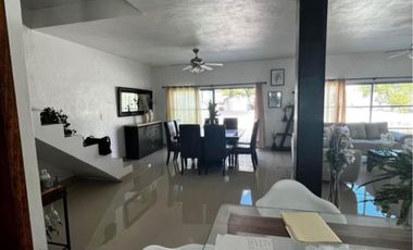 Confortable residencia de 6 recámaras en venta al norponiente de Mérida