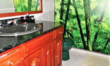 PR 11991 SE VENDE CASA EN SECTOR EL TESORO, EL POBLADO