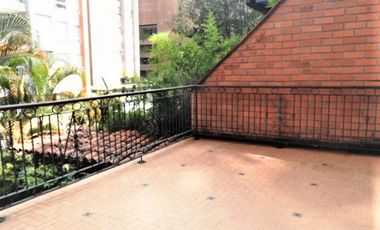 PR 11991 SE VENDE CASA EN SECTOR EL TESORO, EL POBLADO