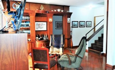 PR 11991 SE VENDE CASA EN SECTOR EL TESORO, EL POBLADO