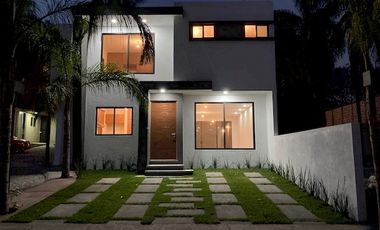 Casa Minimalista en Lomas de la Selva Cuernavaca Morelos.