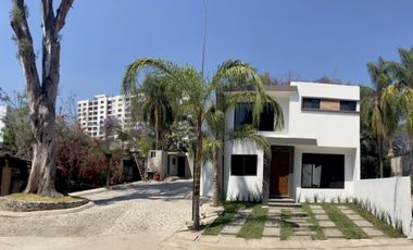 Casa Minimalista en Lomas de la Selva Cuernavaca Morelos.