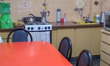 Excelente Propiedad en esquina, amplia y luminosa, muy cuidada..