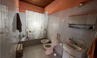 Vendo Casa Tres Dormitorios en Caseros, Entre Ríos.