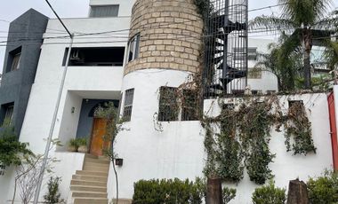 Casa en VENTA con 2 depas para renta San Jeronimo Monterrey
