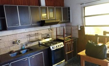 Chalet 4 ambientes. Barrio San Nicolas.