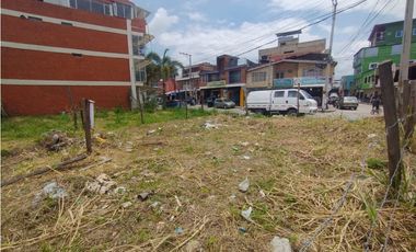 Lote comercial de 210 M2 en 400 mill en La Gran Via- Tena Cund.