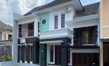 Rumah mewah luxury modern full furnished dalam perumahan elite di Hos Cokroaminoto