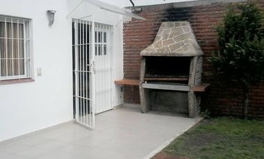 VENTA. Chalet en 2 plantas en barrio Colinas de Peralta Ramos.