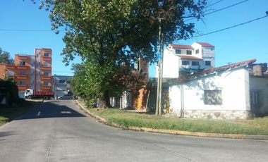 VENTA - TAPIALES - CASA 300 M²  - COD 803
