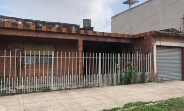 Casa en venta de 3 dormitorios c/ cochera en González Catán