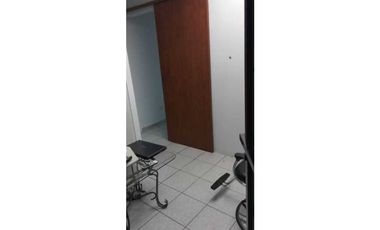 ALQUILER DE CONSULTORIO 30M EN ROYAL CENTER