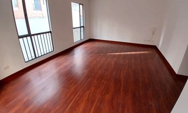 apartamento en arriendo en chico reservado. Cod A51965