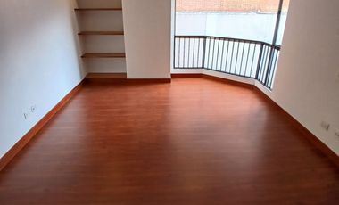 apartamento en arriendo en chico reservado. Cod A51965