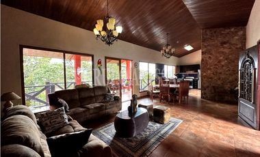Oportunidad! Se Vende o Alquila Hermosa Casa en Altos del Maria