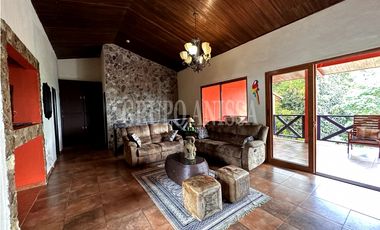 Oportunidad! Se Vende o Alquila Hermosa Casa en Altos del Maria