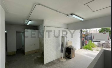 SE ARRIENDA LOCAL LA REINA