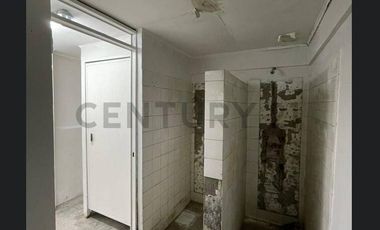 SE ARRIENDA LOCAL LA REINA