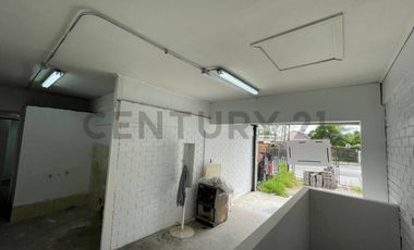 SE ARRIENDA LOCAL LA REINA