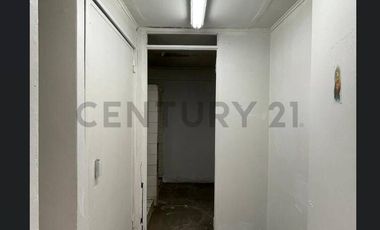 SE ARRIENDA LOCAL LA REINA