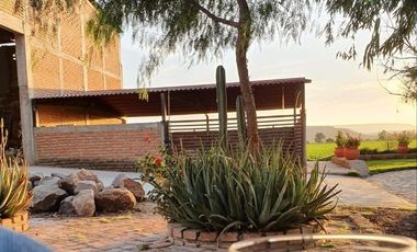 Preciosa Finca en Venta con todos Implementos y Maquinaria