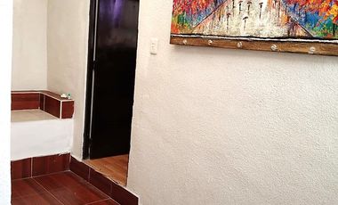 CASA EN VENTA DE UN NIVEL Y LOCAL COMERCIAL EN VILLA DE LAS FLORES