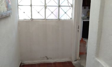 CASA EN VENTA DE UN NIVEL Y LOCAL COMERCIAL EN VILLA DE LAS FLORES