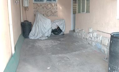 CASA EN VENTA DE UN NIVEL Y LOCAL COMERCIAL EN VILLA DE LAS FLORES