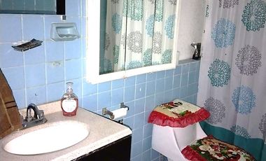 CASA EN VENTA DE UN NIVEL Y LOCAL COMERCIAL EN VILLA DE LAS FLORES